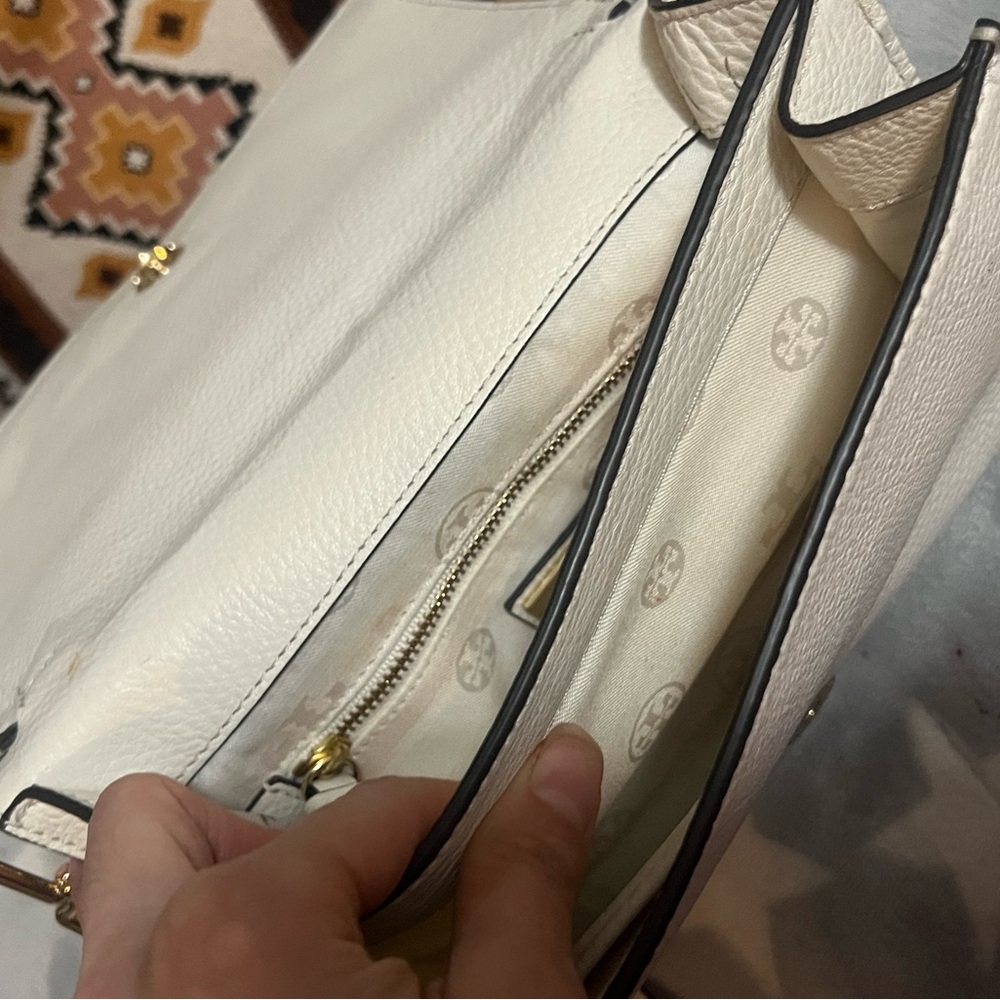 Tory Burch White Ivory Pebbled Leather Logo Crossbody Bombe T - Picture 5 of 6